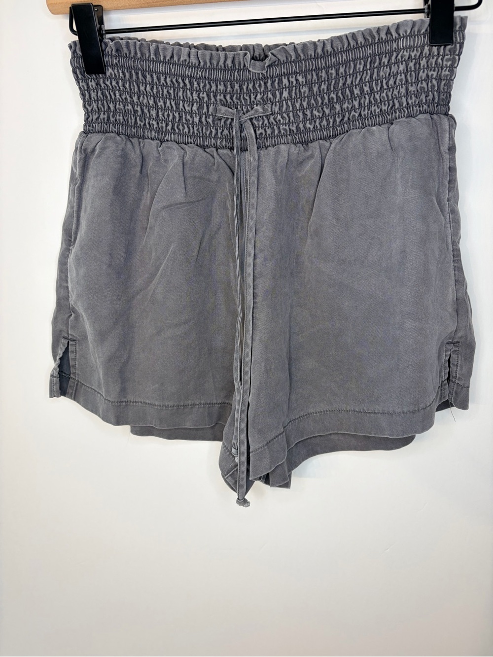 Abercrombie & Fitch Women’s Gray Smocked Waist Pull On Shorts, Size XS